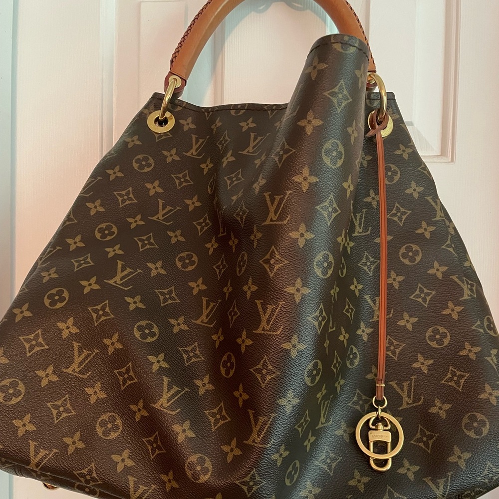 Louis Vuitton Artsy GM Bag
